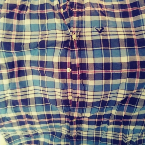 Button down - Picture 2 of 3